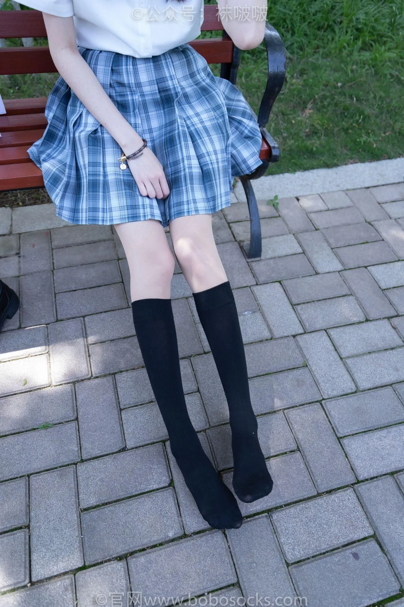 [BoBoSocks袜啵啵]NO.007 稚予-JK制服、皮鞋、黑色中筒棉袜、肉丝 [143P]插图6
